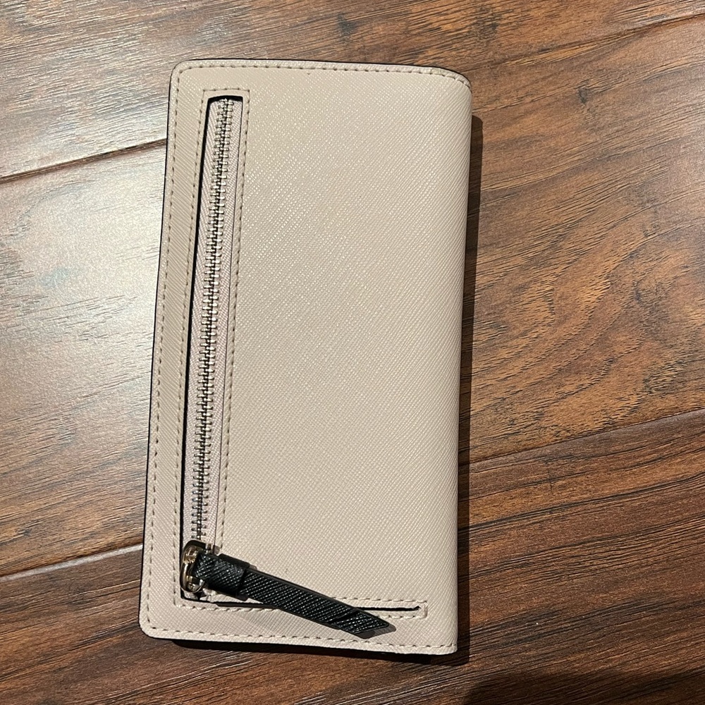 Kate Spade Wallet - Picture 2 of 3